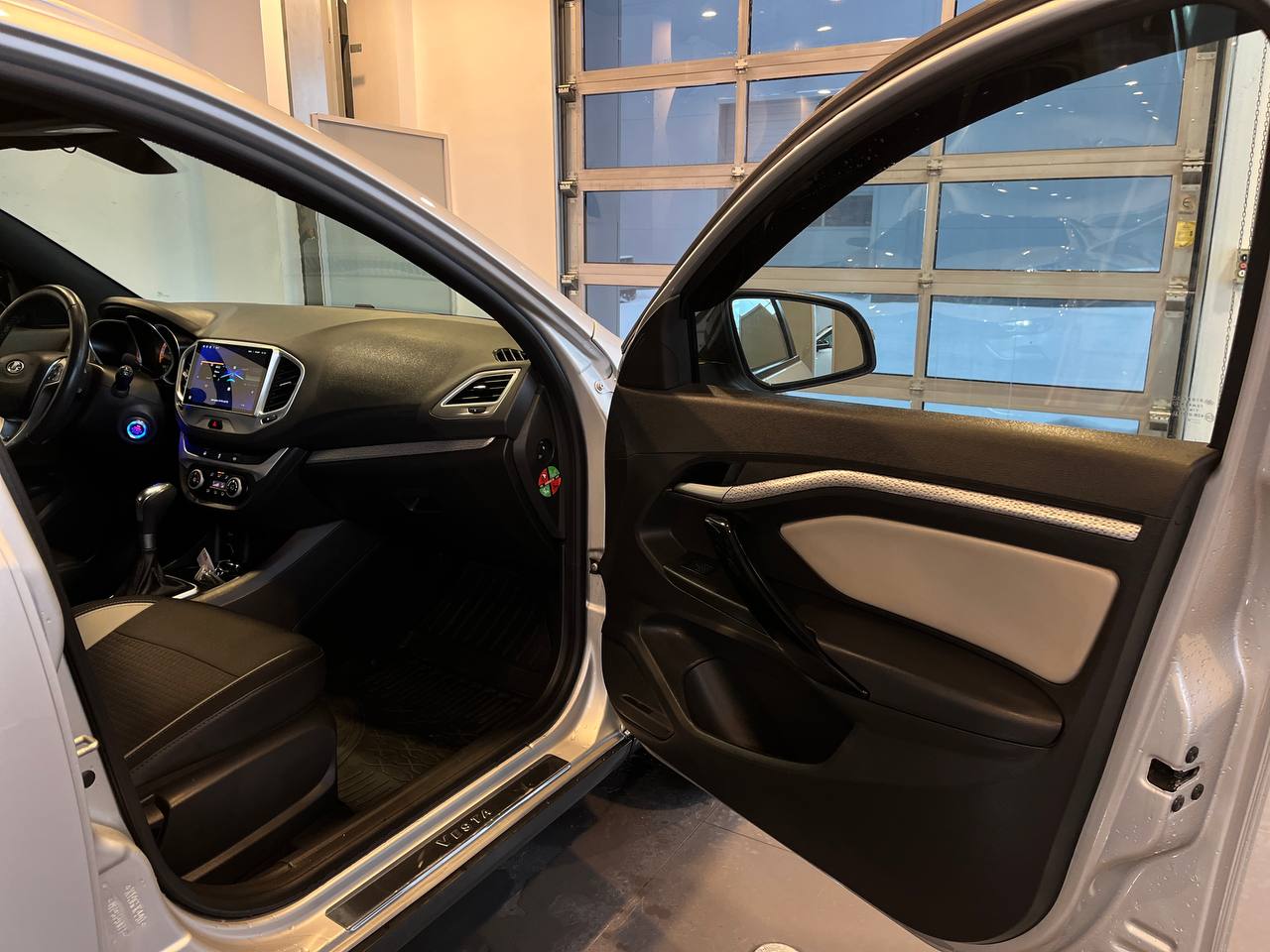 LADA VESTA