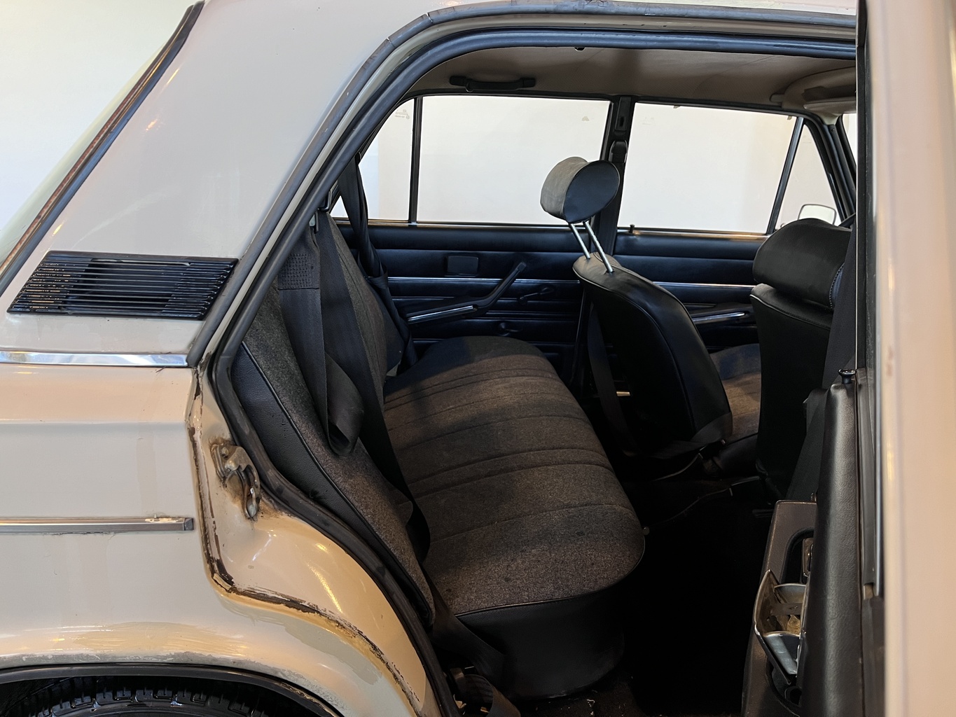 LADA 2106