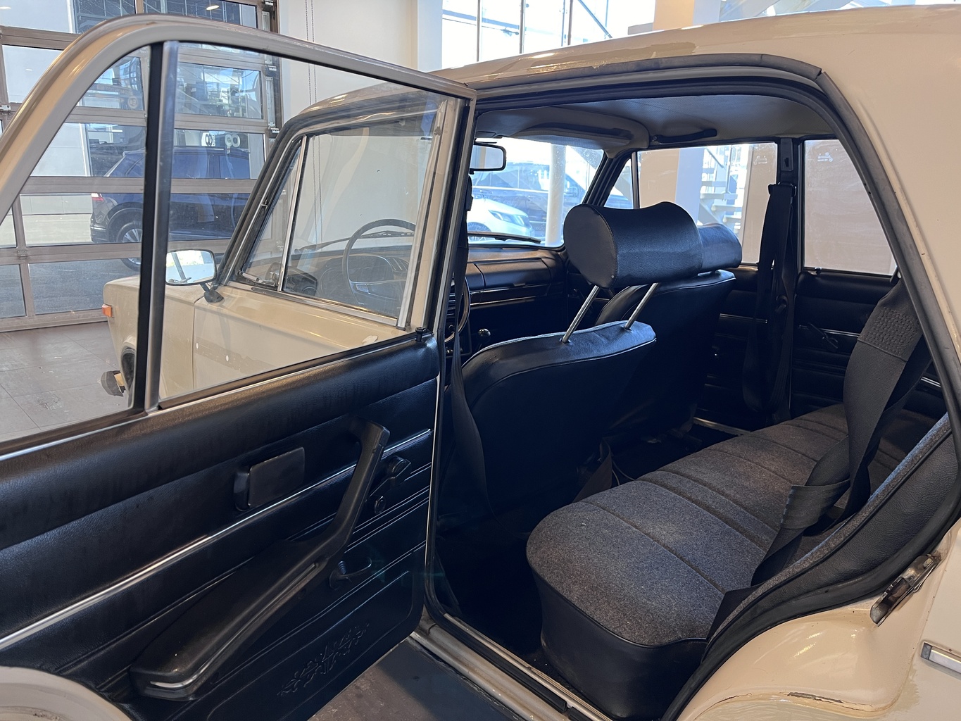LADA 2106