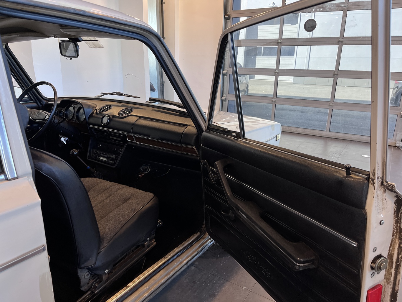 LADA 2106