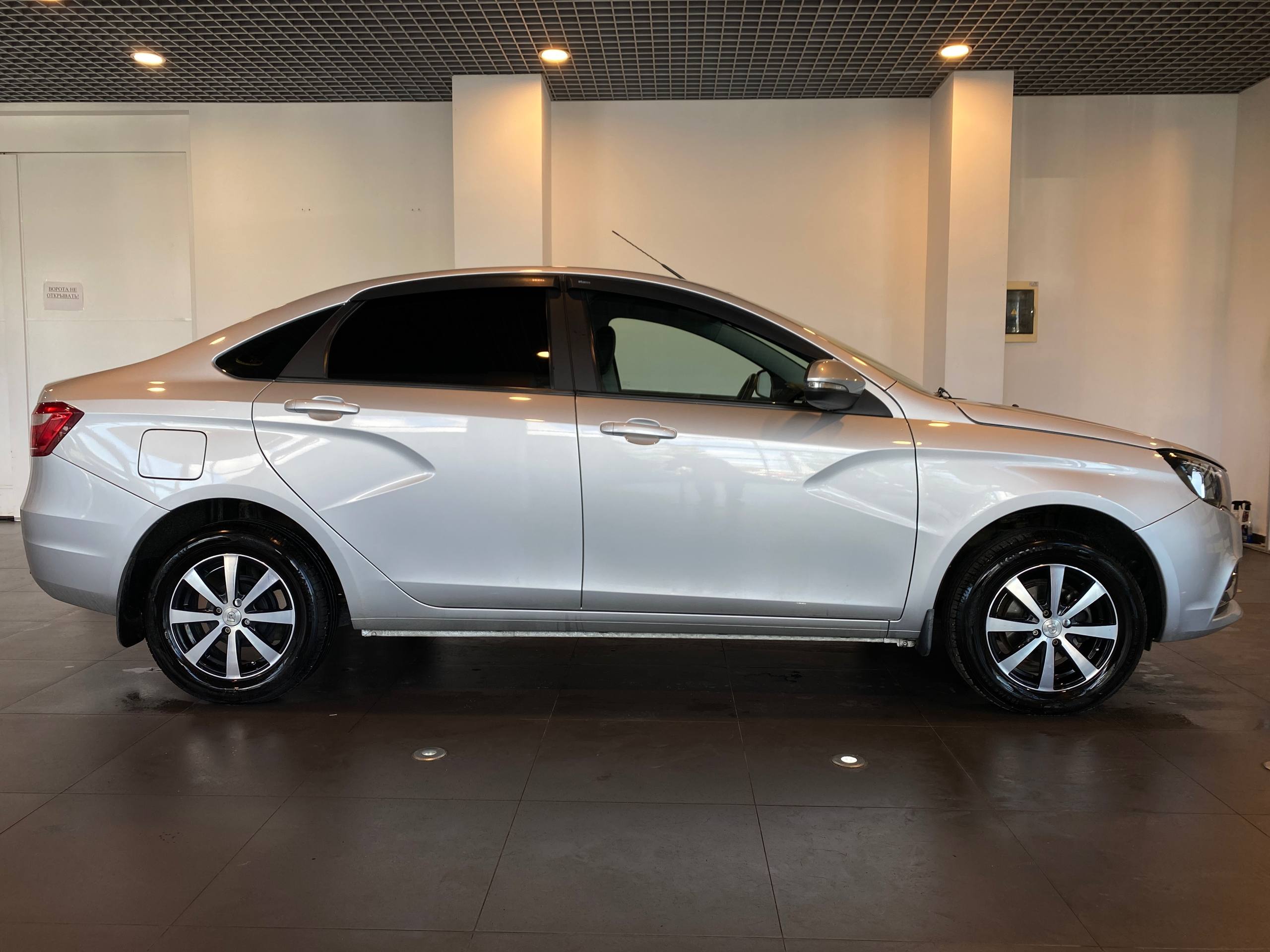 LADA VESTA