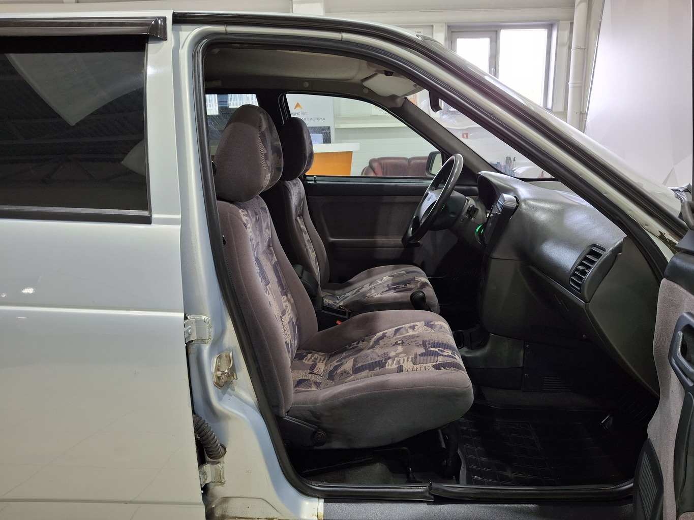 LADA 2112