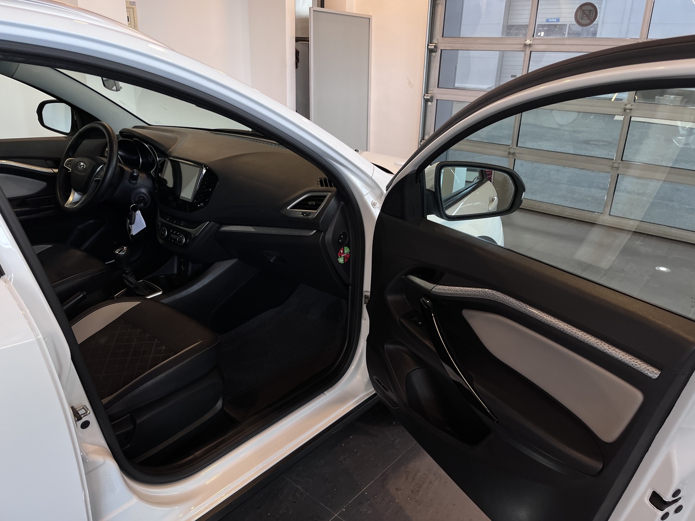 LADA VESTA