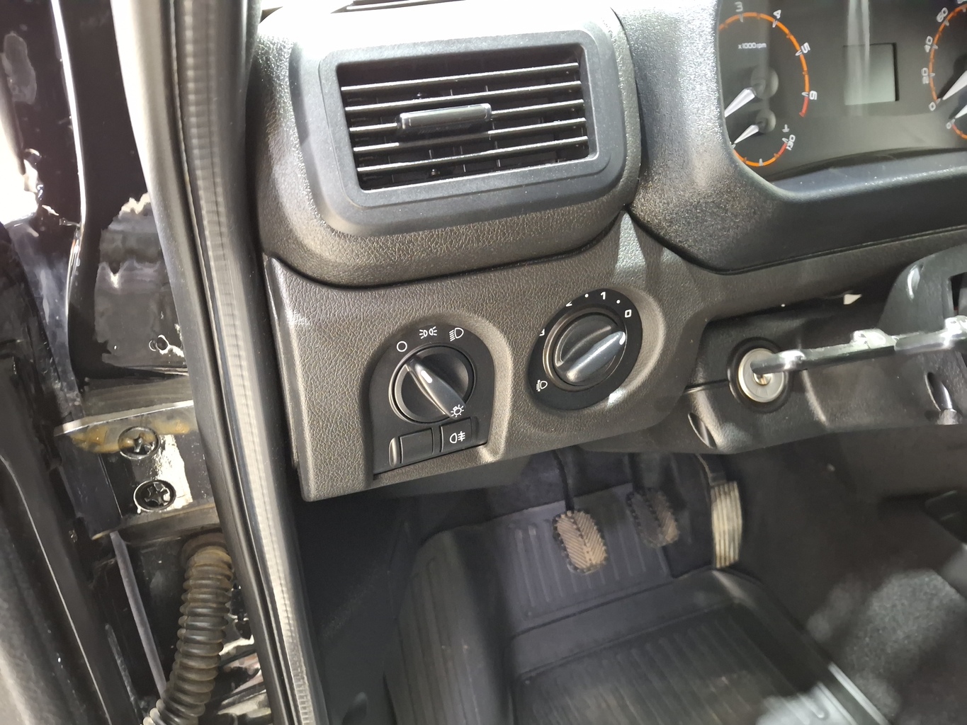 LADA NIVA TRAVEL