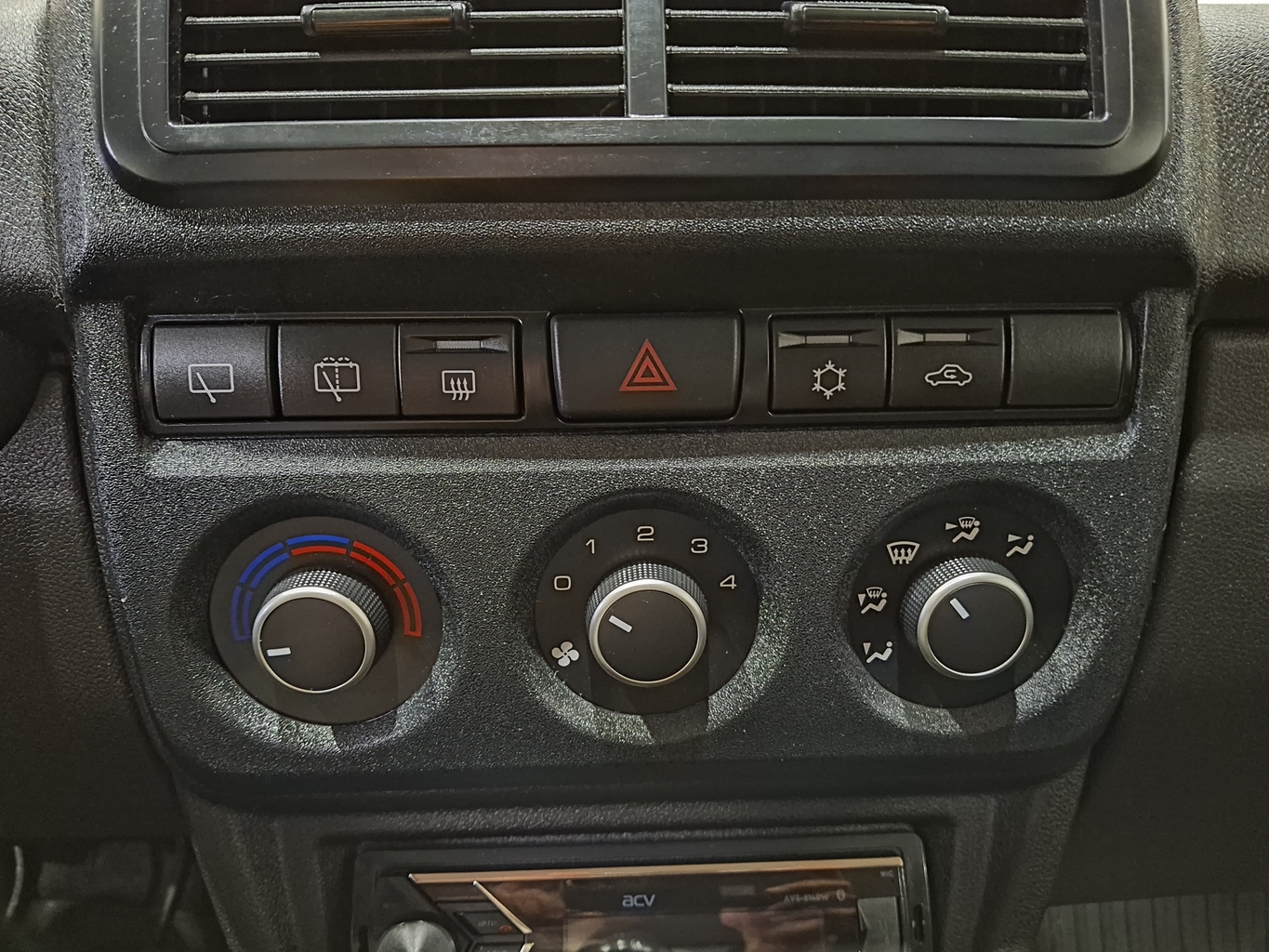 LADA NIVA TRAVEL