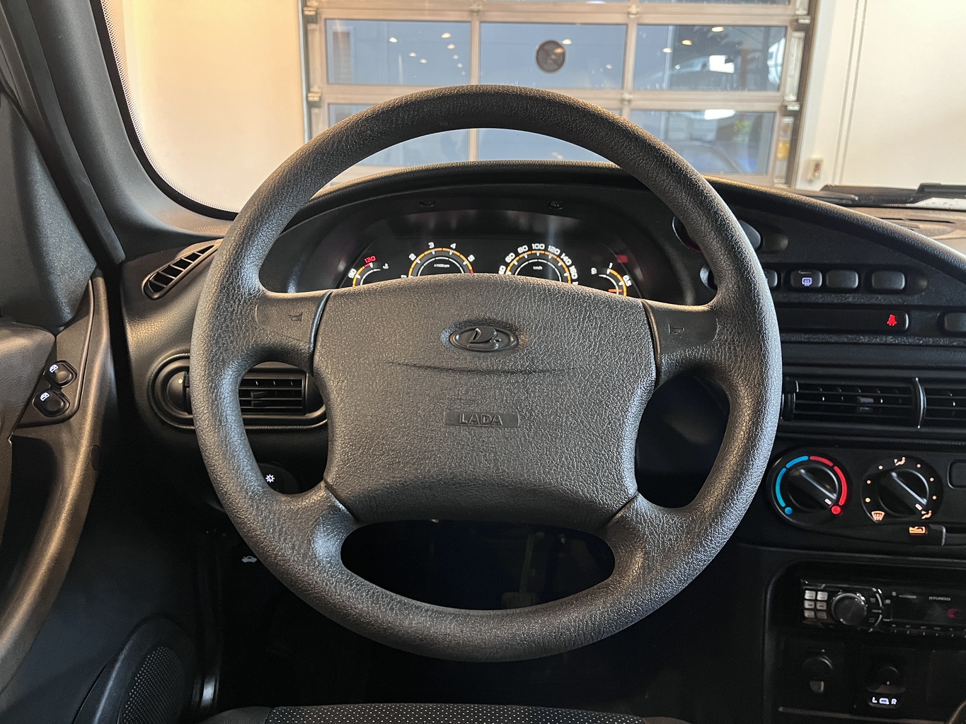 LADA NIVA TRAVEL