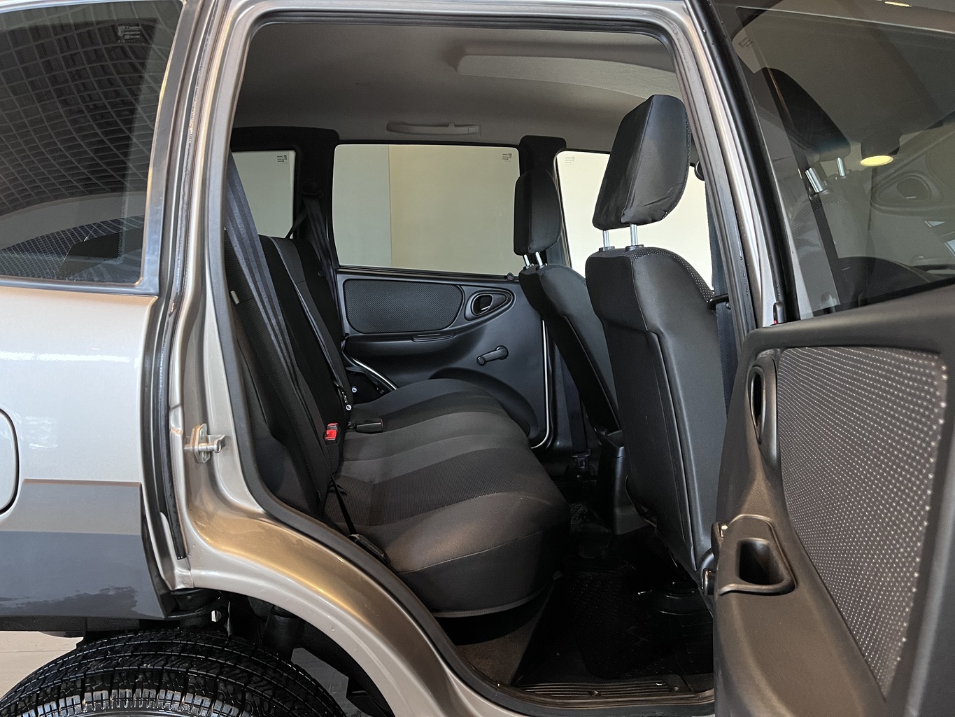 LADA NIVA TRAVEL