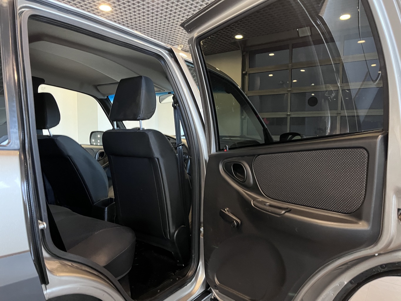 LADA NIVA TRAVEL