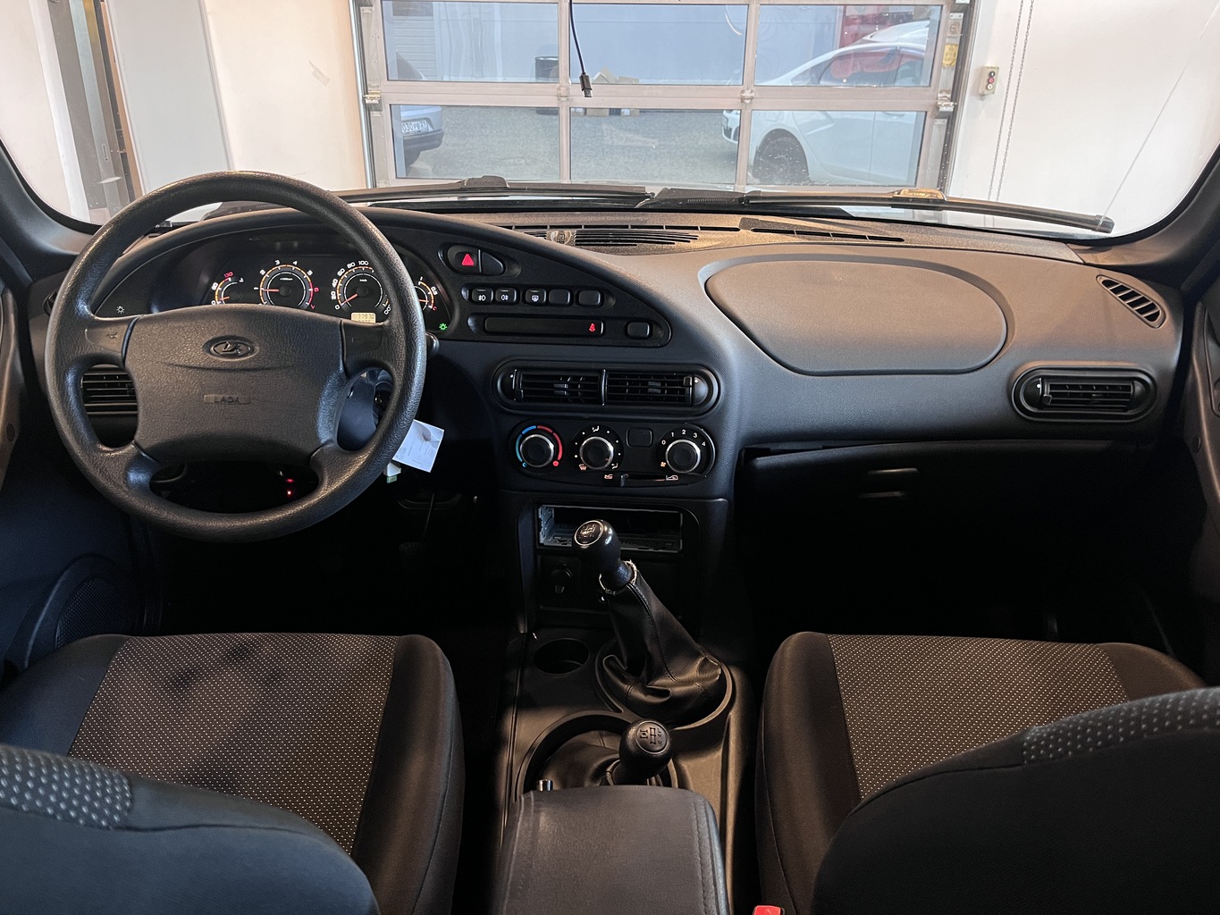 LADA NIVA TRAVEL