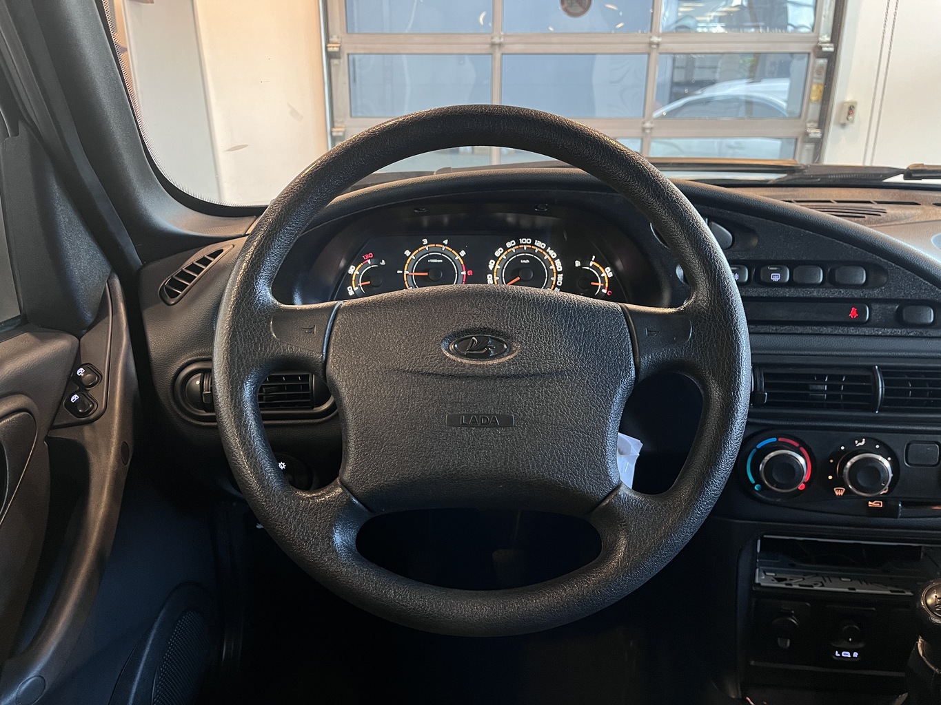 LADA NIVA TRAVEL