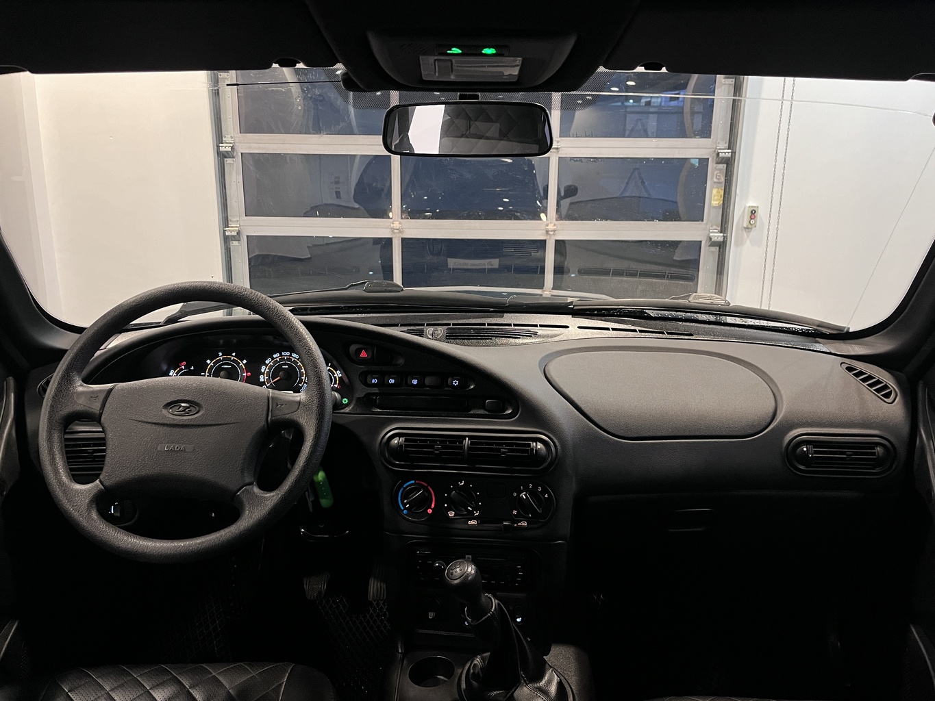 LADA NIVA TRAVEL