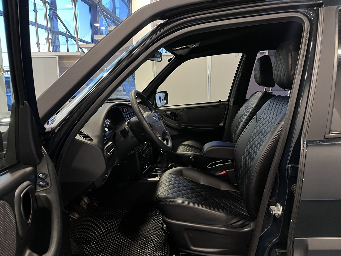 LADA NIVA TRAVEL