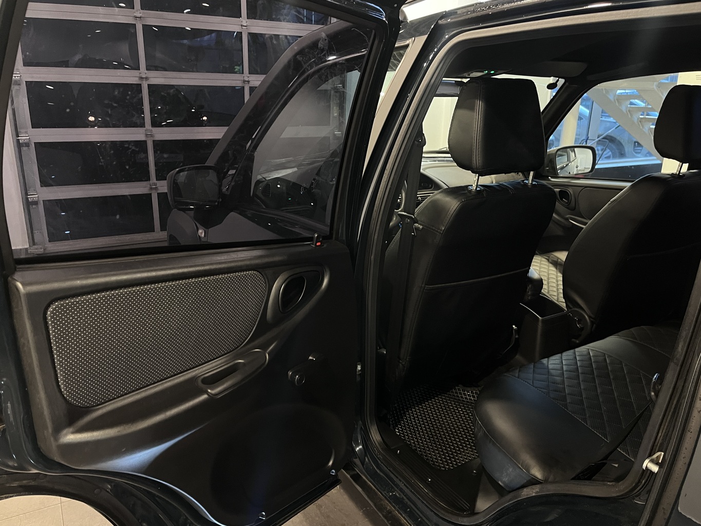 LADA NIVA TRAVEL