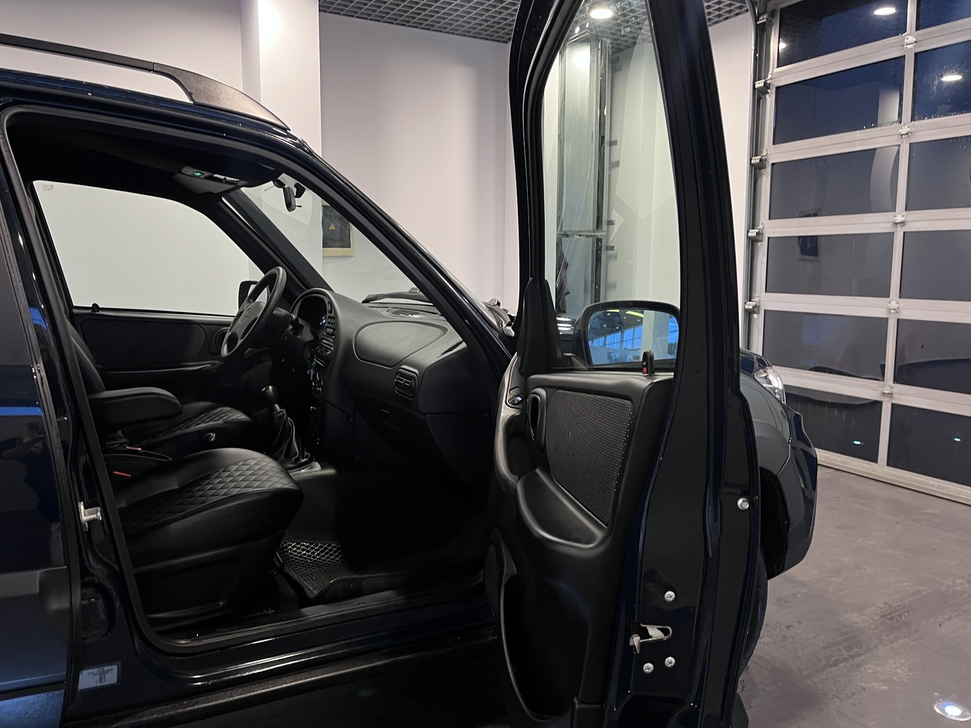 LADA NIVA TRAVEL