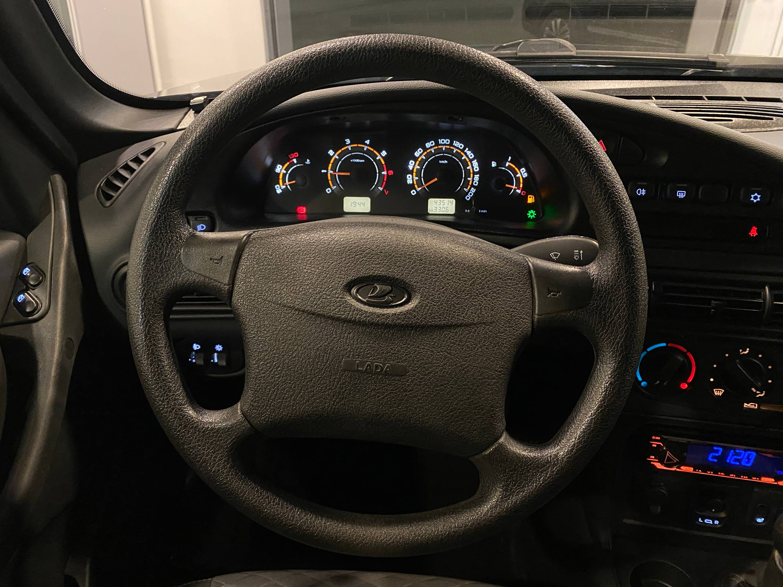 LADA NIVA TRAVEL