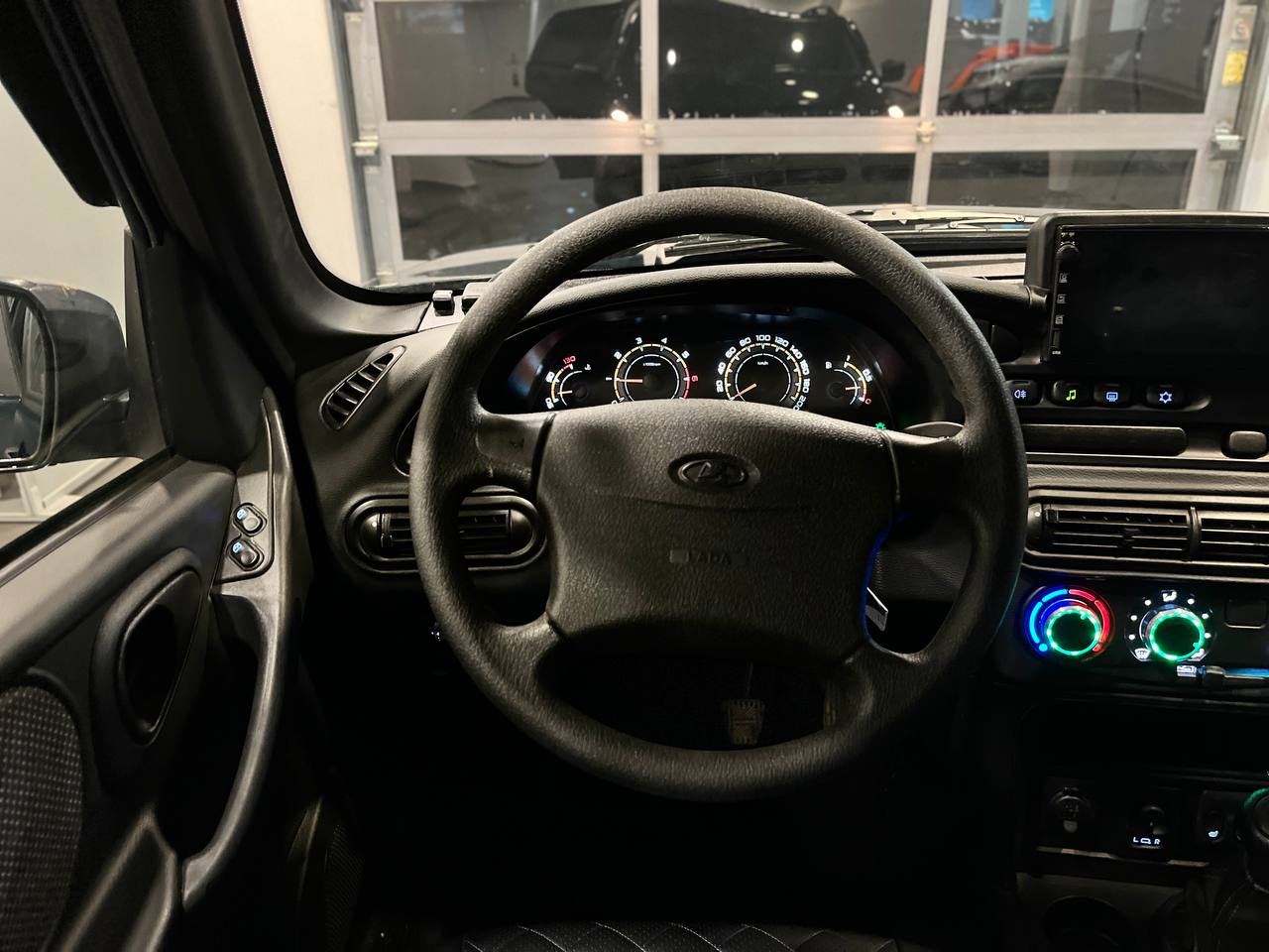 LADA NIVA TRAVEL