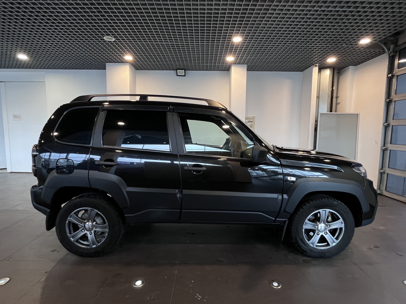 LADA NIVA TRAVEL