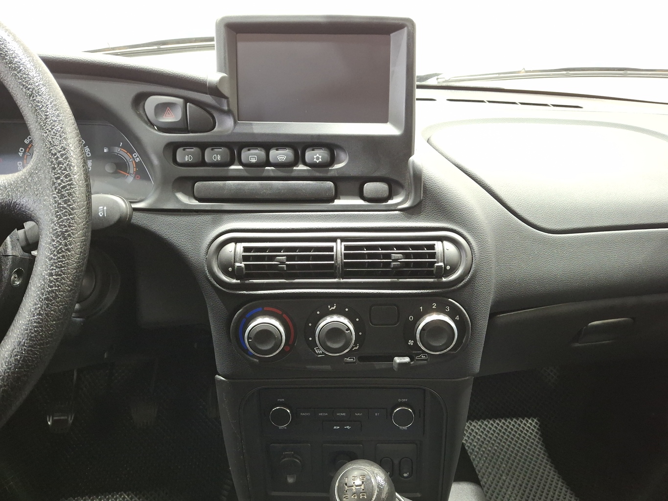 LADA NIVA TRAVEL