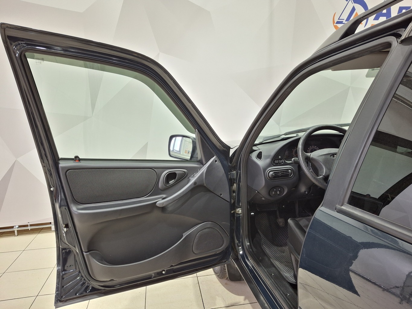 LADA NIVA TRAVEL