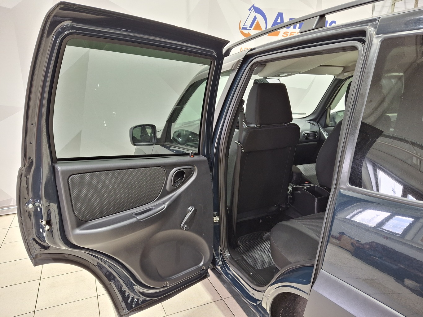 LADA NIVA TRAVEL