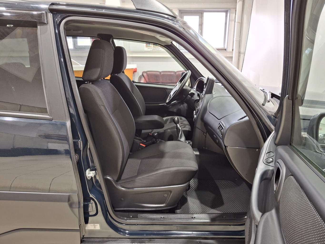 LADA NIVA TRAVEL