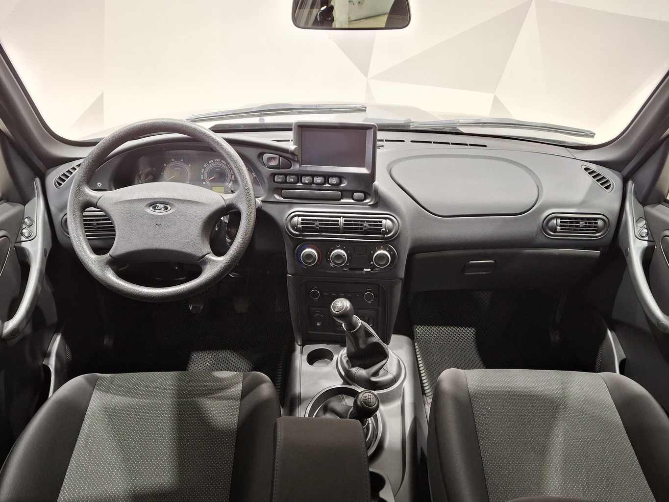 LADA NIVA TRAVEL