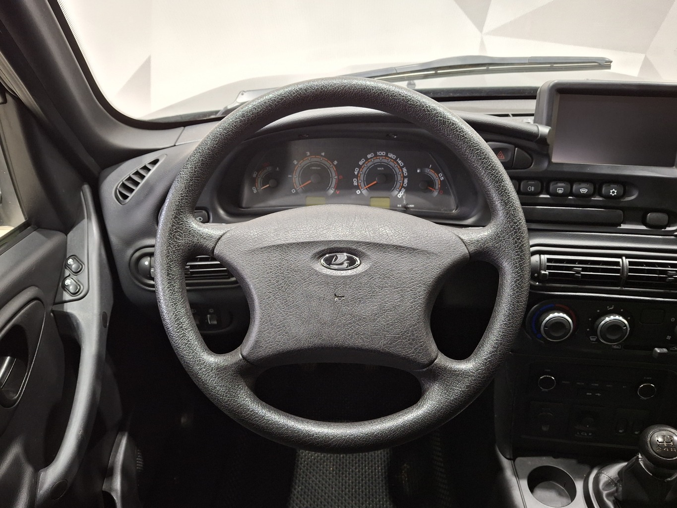 LADA NIVA TRAVEL