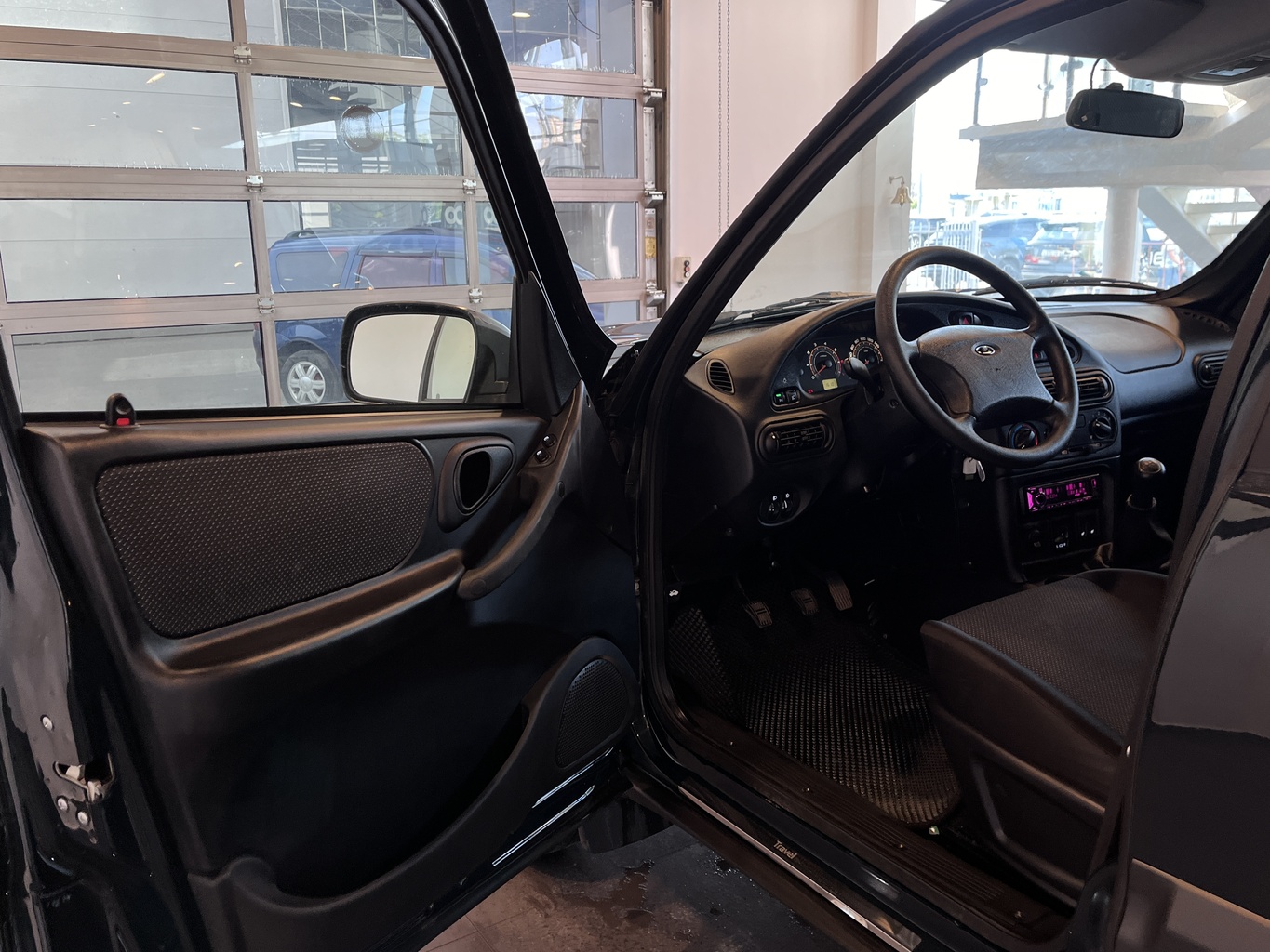 LADA NIVA TRAVEL