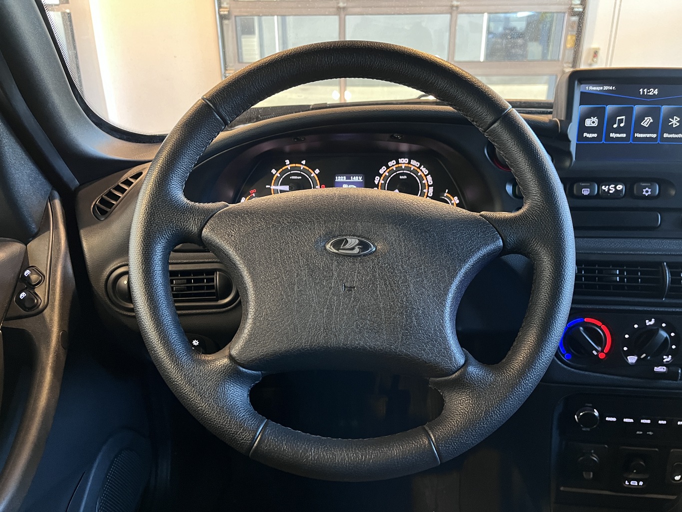 LADA NIVA TRAVEL