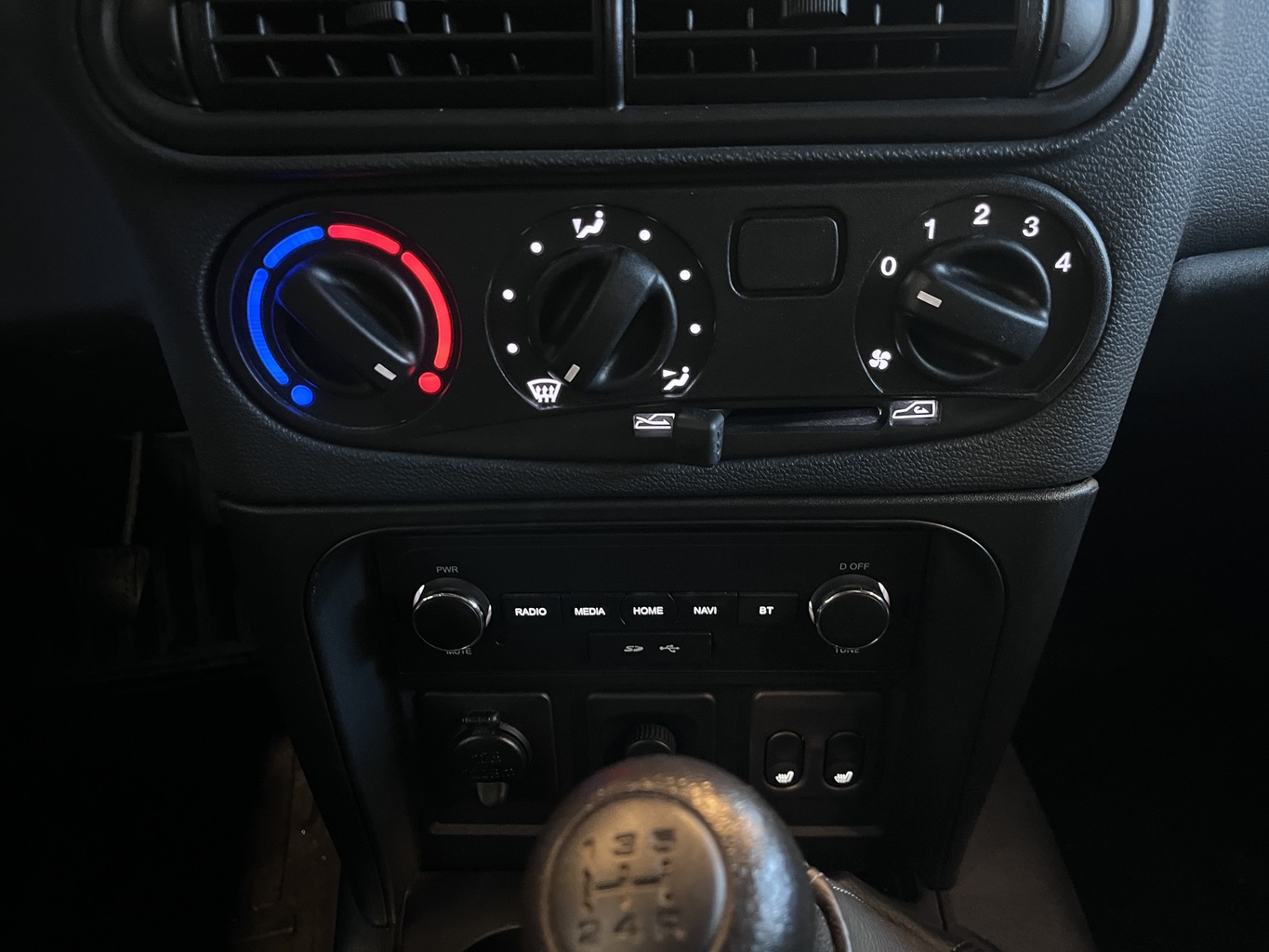 LADA NIVA TRAVEL