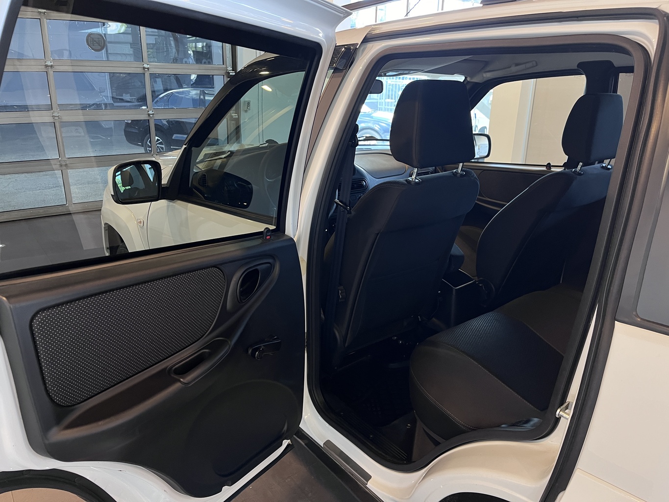 LADA NIVA TRAVEL