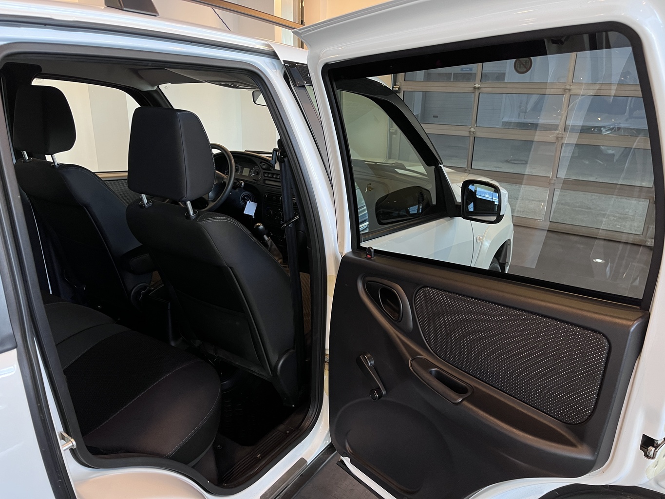 LADA NIVA TRAVEL