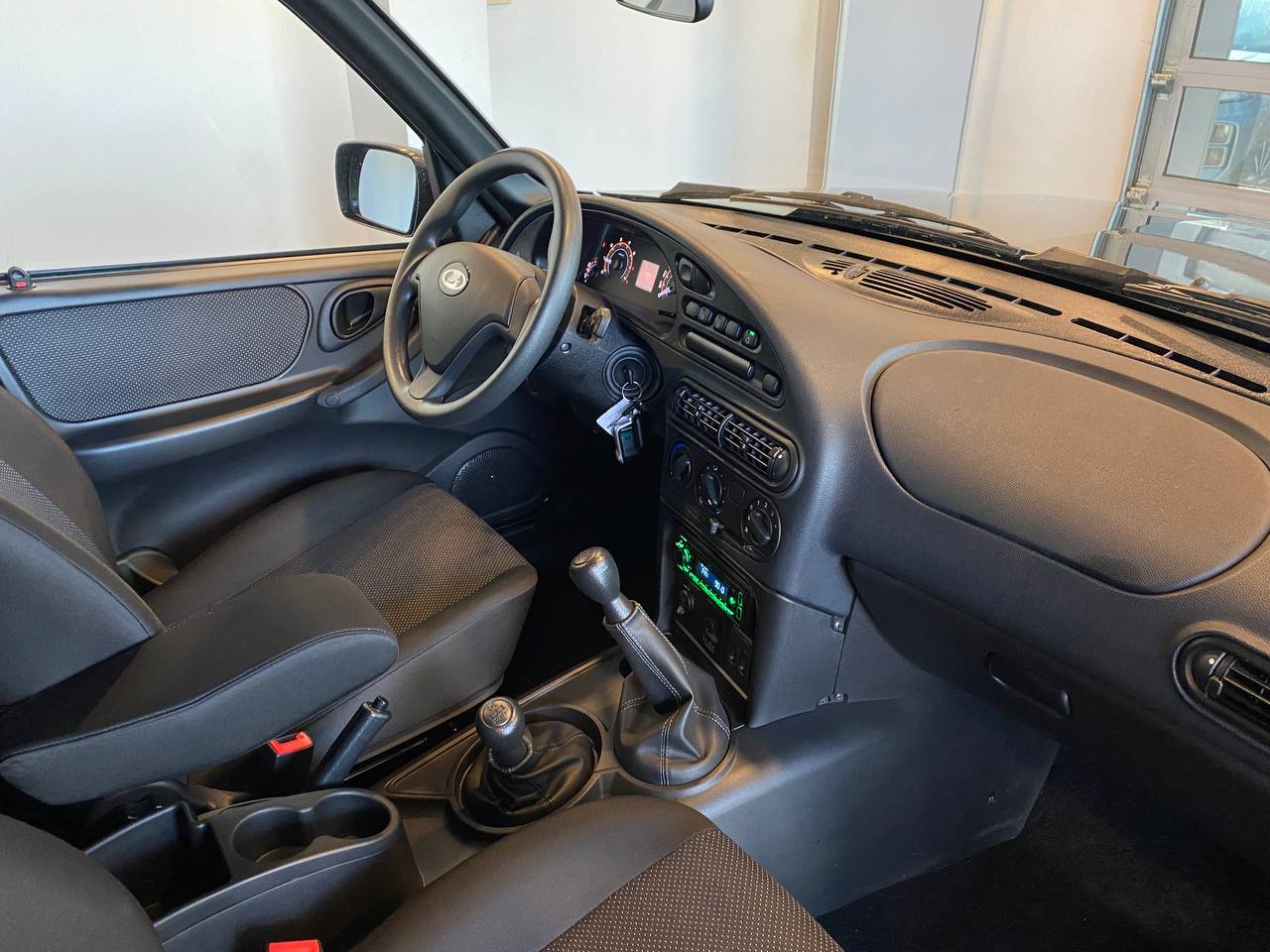 LADA 21230