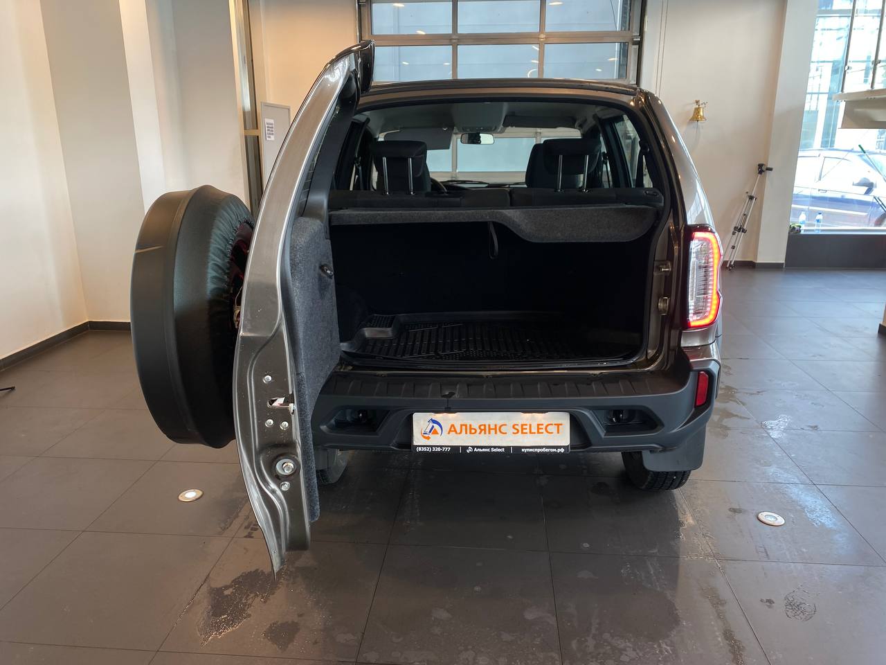 LADA NIVA TRAVEL