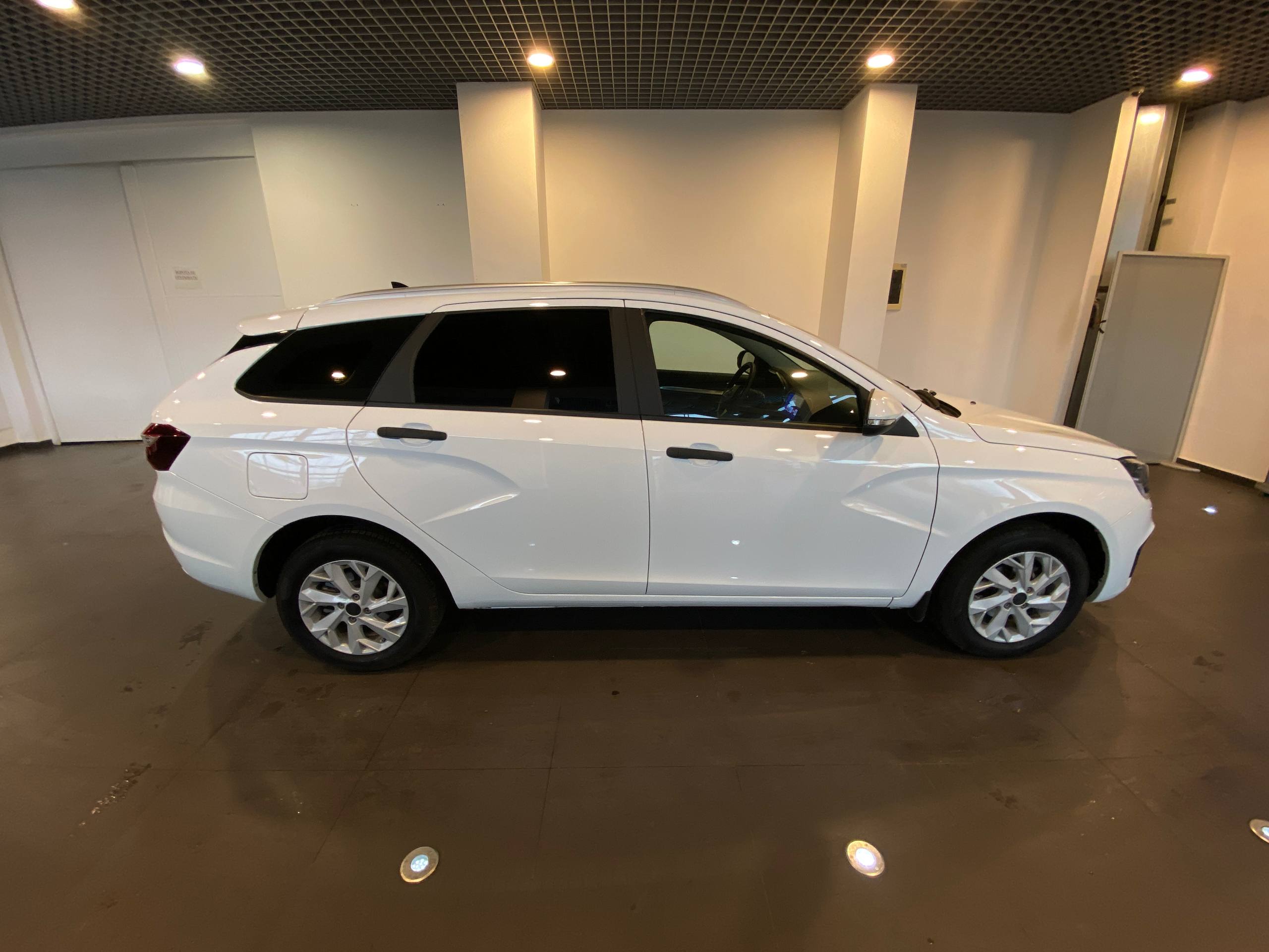 LADA VESTA
