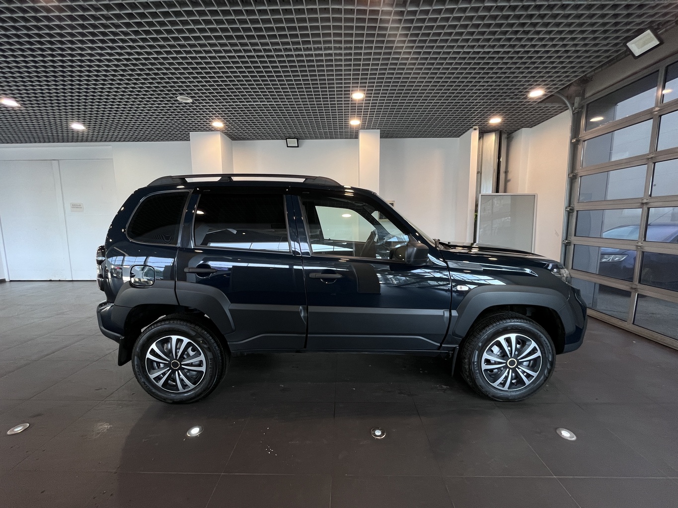 LADA NIVA TRAVEL