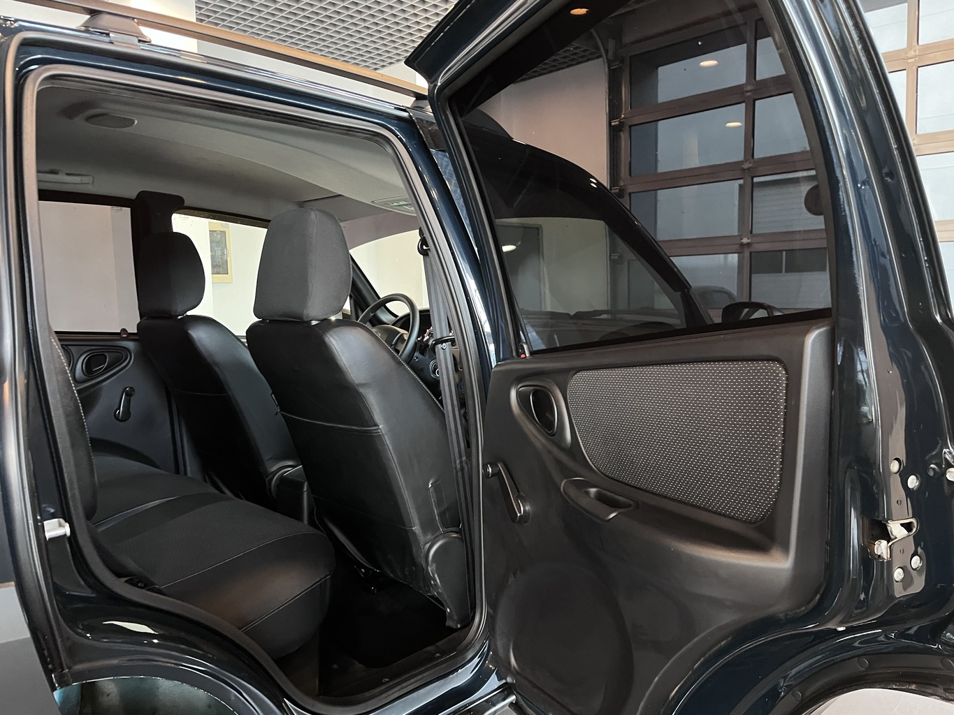 LADA NIVA TRAVEL