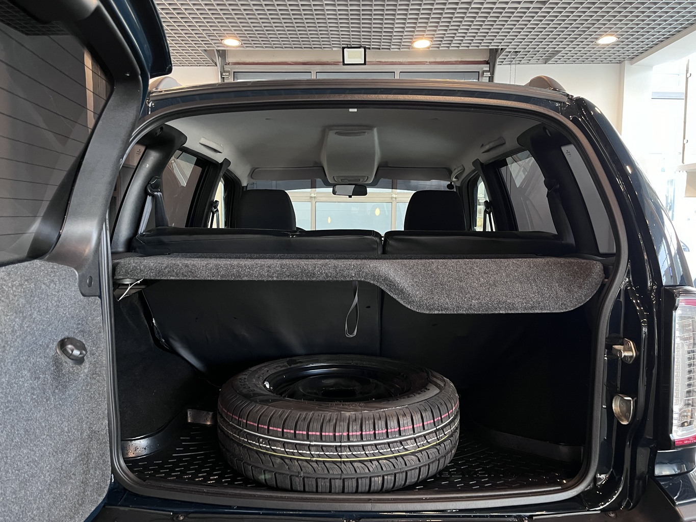 LADA NIVA TRAVEL