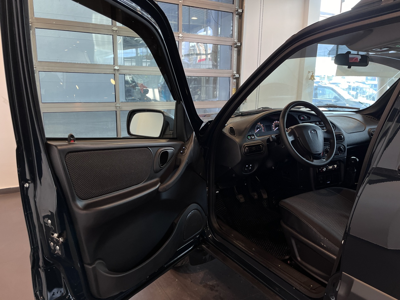 LADA NIVA TRAVEL
