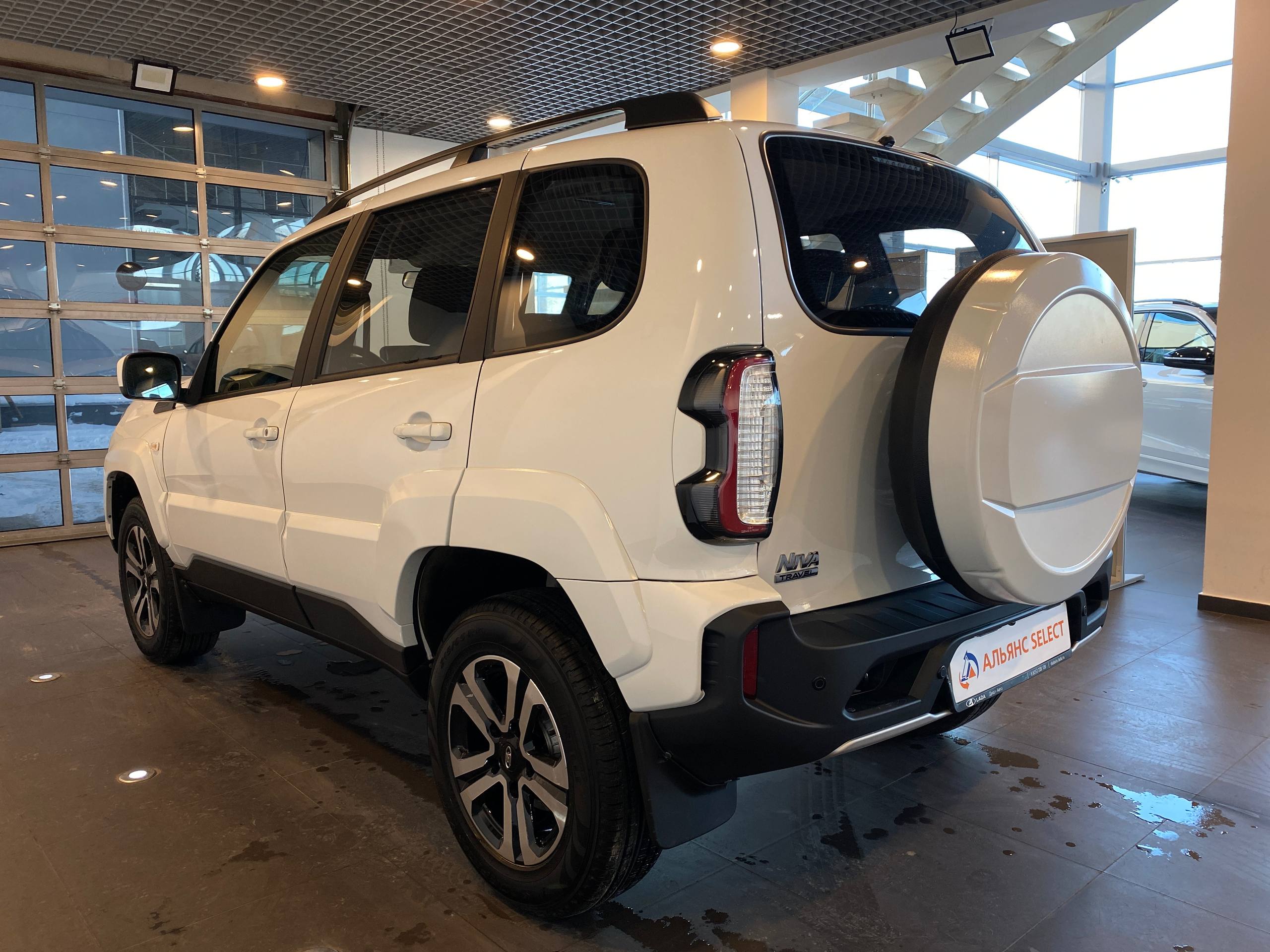 LADA NIVA TRAVEL
