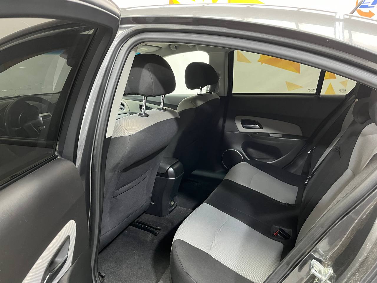 CHEVROLET CRUZE
