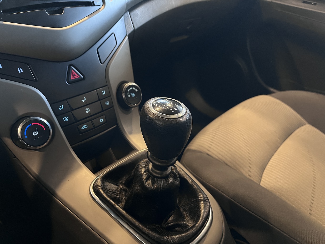 CHEVROLET CRUZE