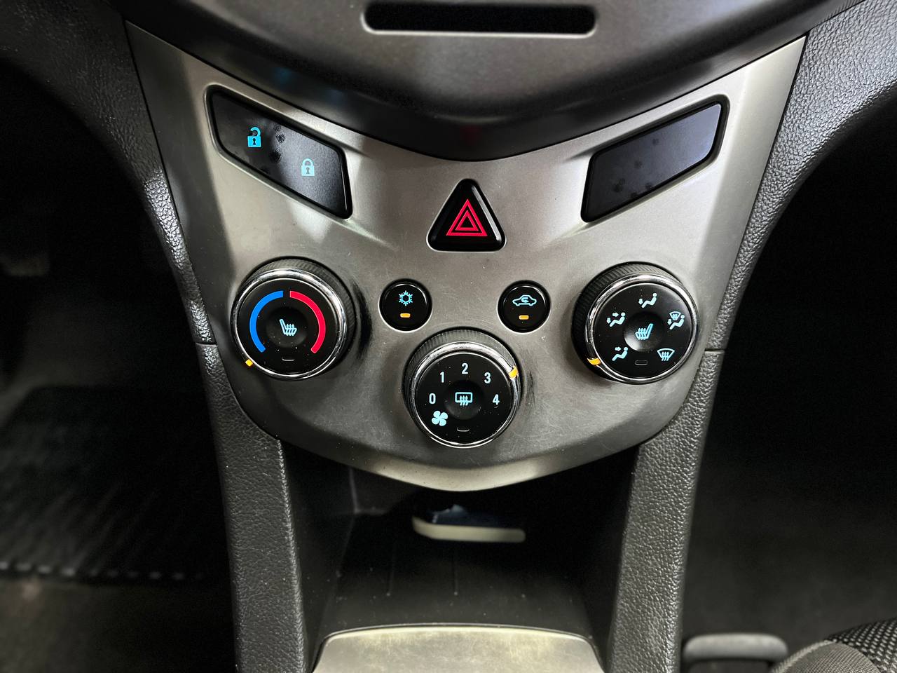 CHEVROLET AVEO