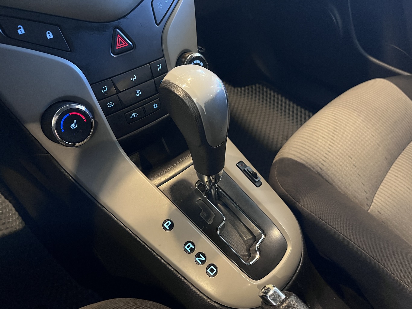 CHEVROLET CRUZE