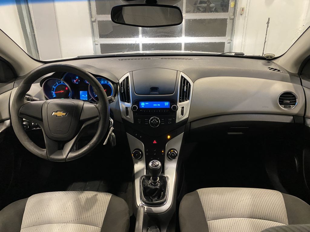 CHEVROLET CRUZE