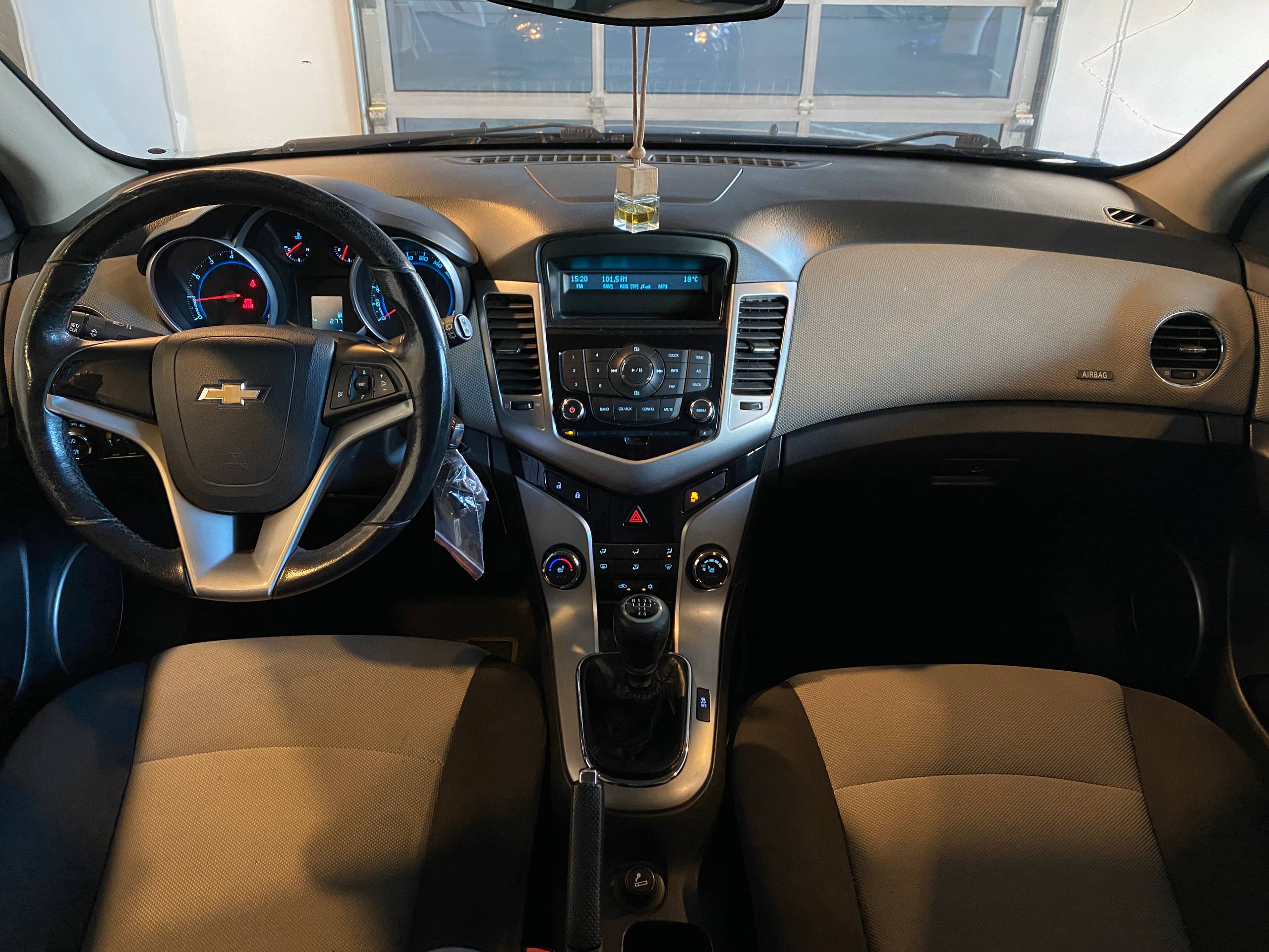 CHEVROLET CRUZE