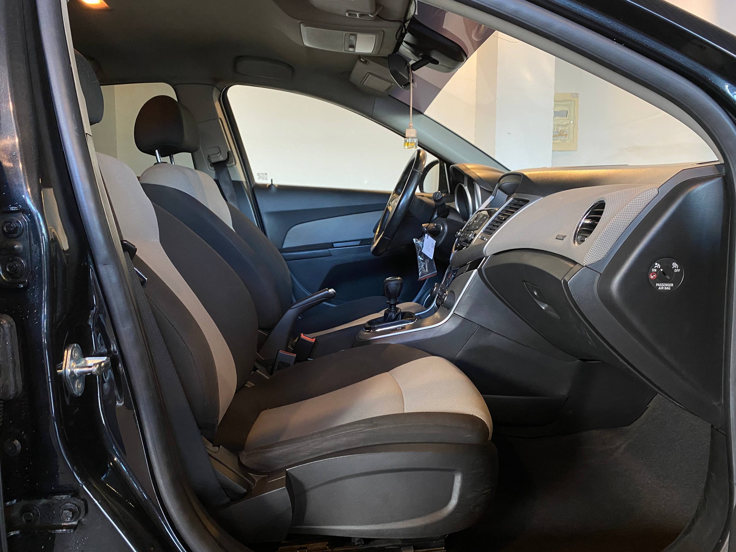 CHEVROLET CRUZE