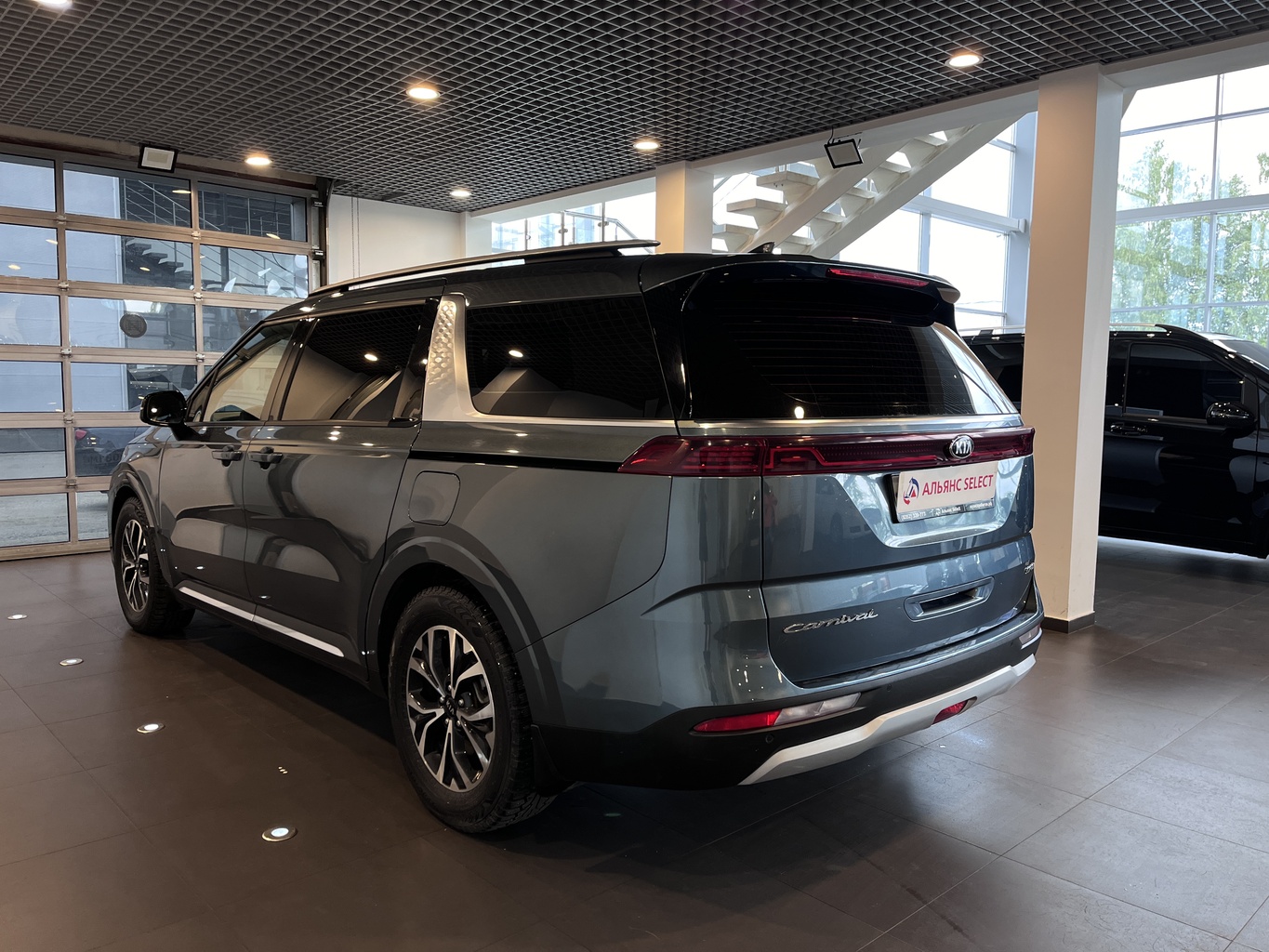 KIA CARNIVAL