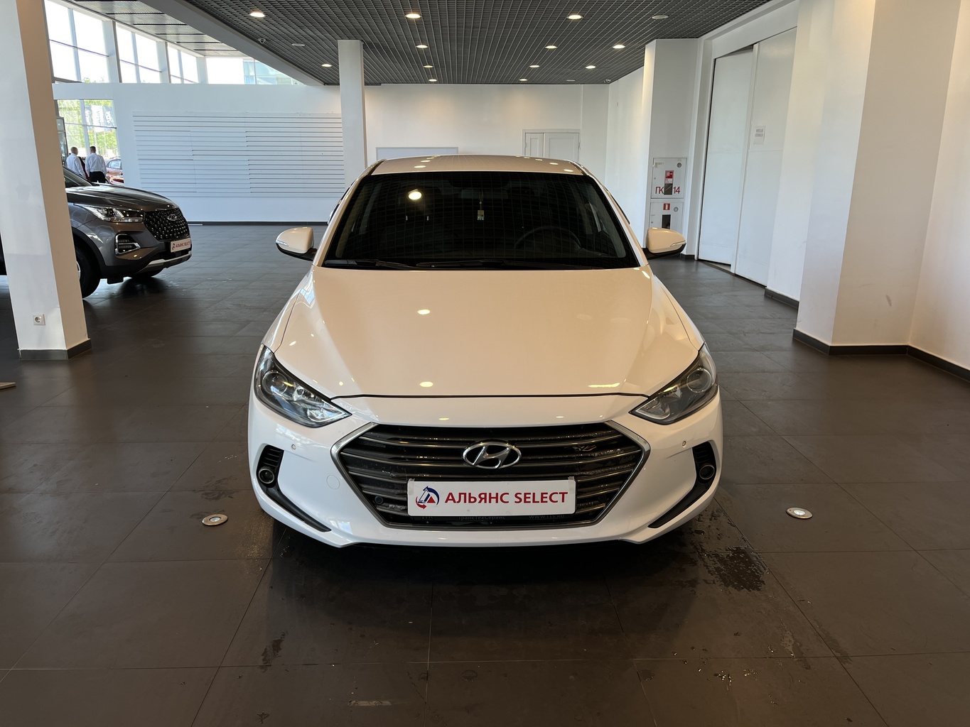 HYUNDAI ELANTRA