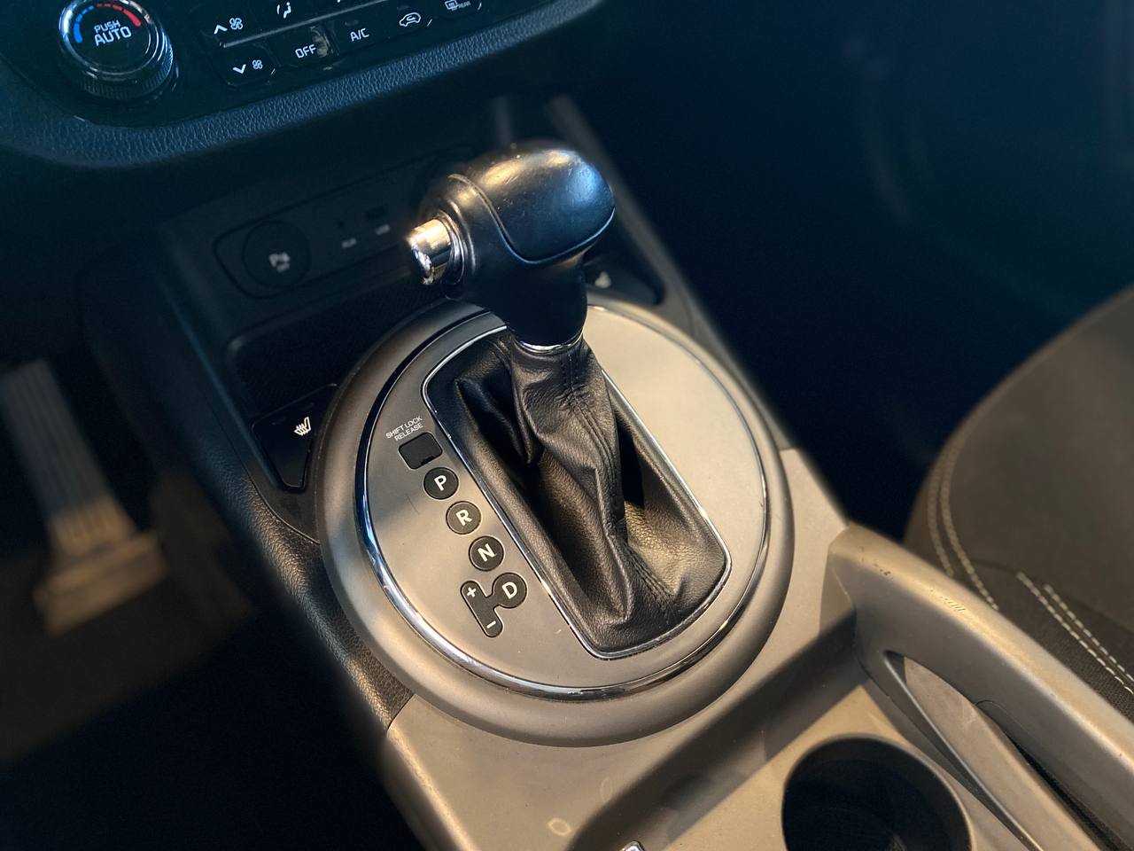 KIA SPORTAGE S